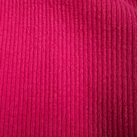 GAP Rib Tank - Picture 3 of 3